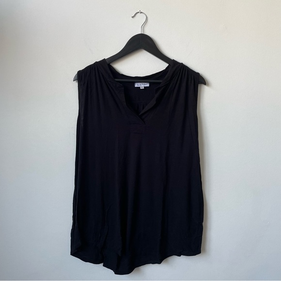 Dante Malan Black Sleeveless Tee - Picture 2 of 5